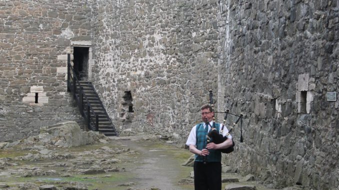 Blackness Castle piper